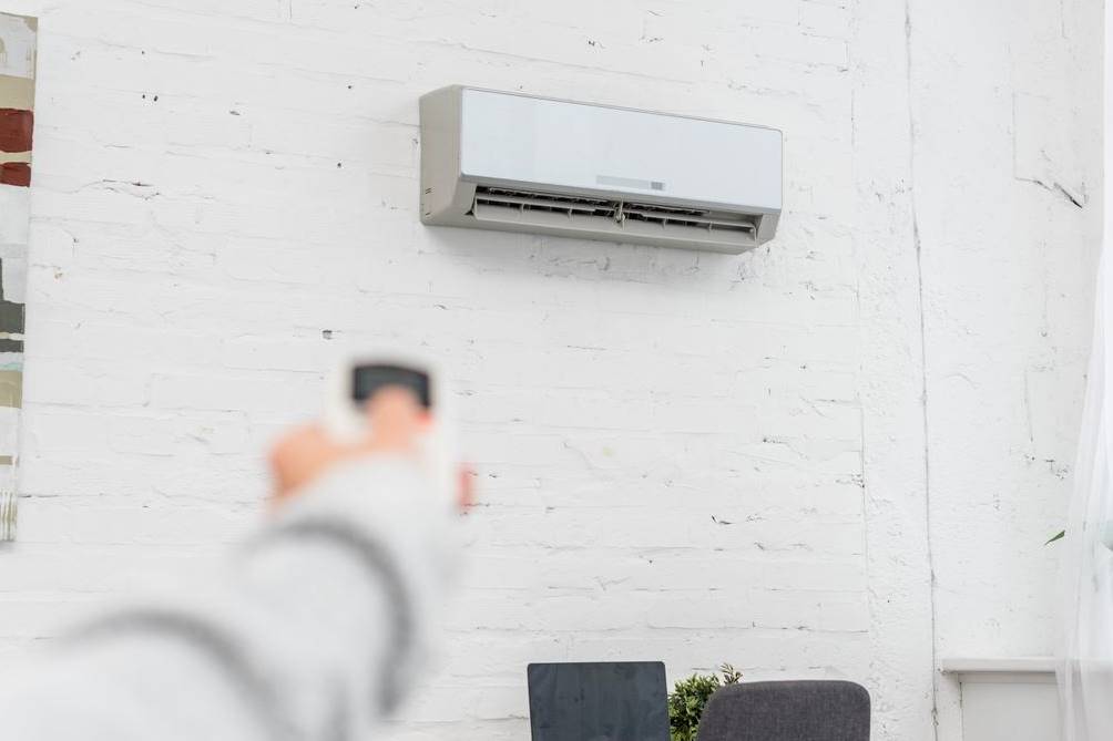how long should a well maintained air conditioning unit last